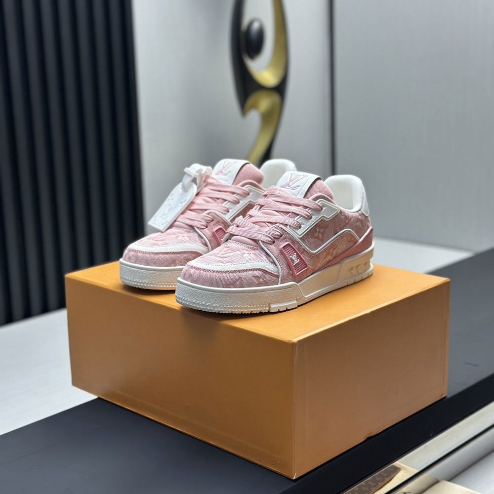 Louis Vuitton Trainer Sneaker 1AKBBA: Image 1