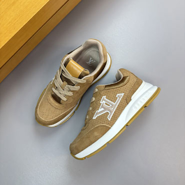 Louis Vuitton Classic Sneaker 1A002E