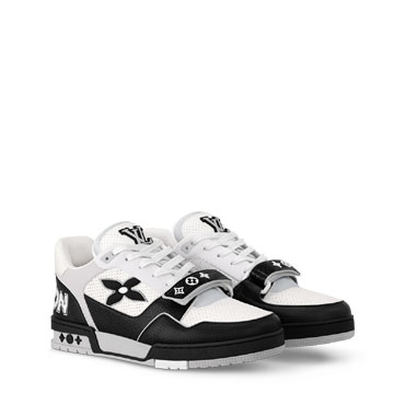 Louis Vuitton Trainer Sneaker in Black 1AHTDJ