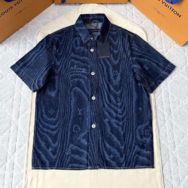 Louis Vuitton Short-Sleeved Denim Shirt 1AHVVK