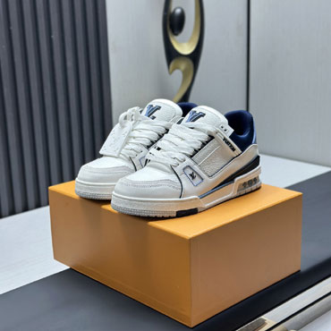 Louis Vuitton Trainer Sneaker 1AIJ27