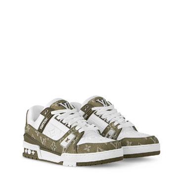 Louis Vuitton Trainer Sneaker in Khaki 1AILAR