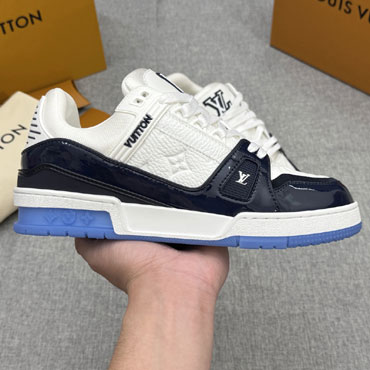 Louis Vuitton Trainer Sneaker 1AJ190