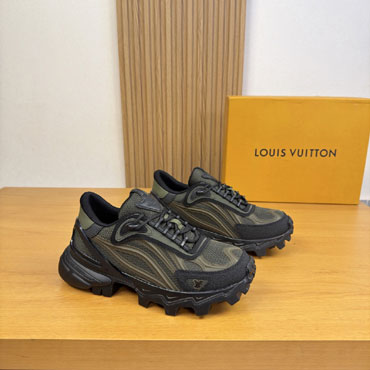 Louis Vuitton Summit Sneaker 1AJAFL