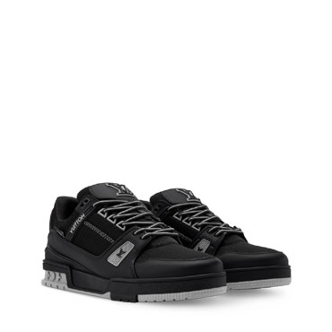 Louis Vuitton Trainer Sneaker in Black 1AJATF