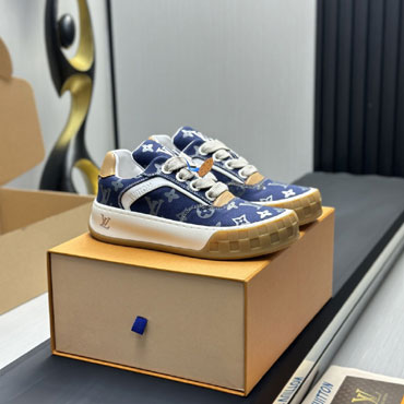 Louis Vuitton Tilted Sneaker 1AJCWD