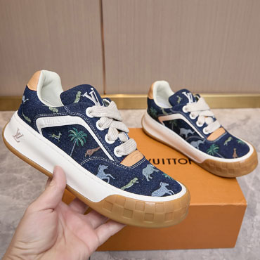 LV x Darjeeling Limited Tilted Sneaker 1AJTLJ