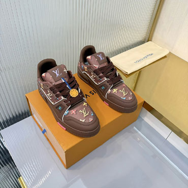 Louis Vuitton Trainer Sneaker 1AJWFS