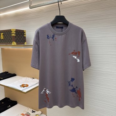 Louis Vuitton Graphic T-Shirt 1AK7HH
