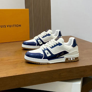 Louis Vuitton Trainer Sneaker 1AKB90