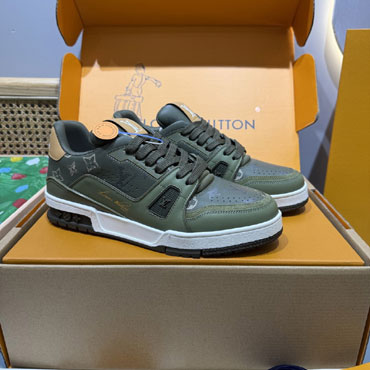 Louis Vuitton Trainer Sneaker 1AKDJ0