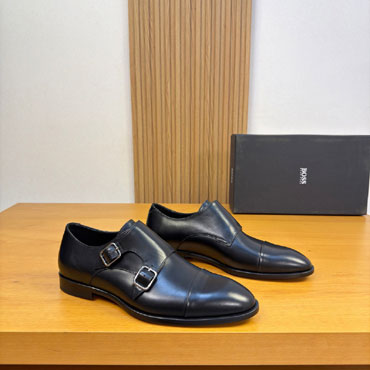 Louis Vuitton Hoxton Monk Strap 1AKMT7