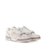 Louis Vuitton Trainer Sneaker in Beige 1AHTUA