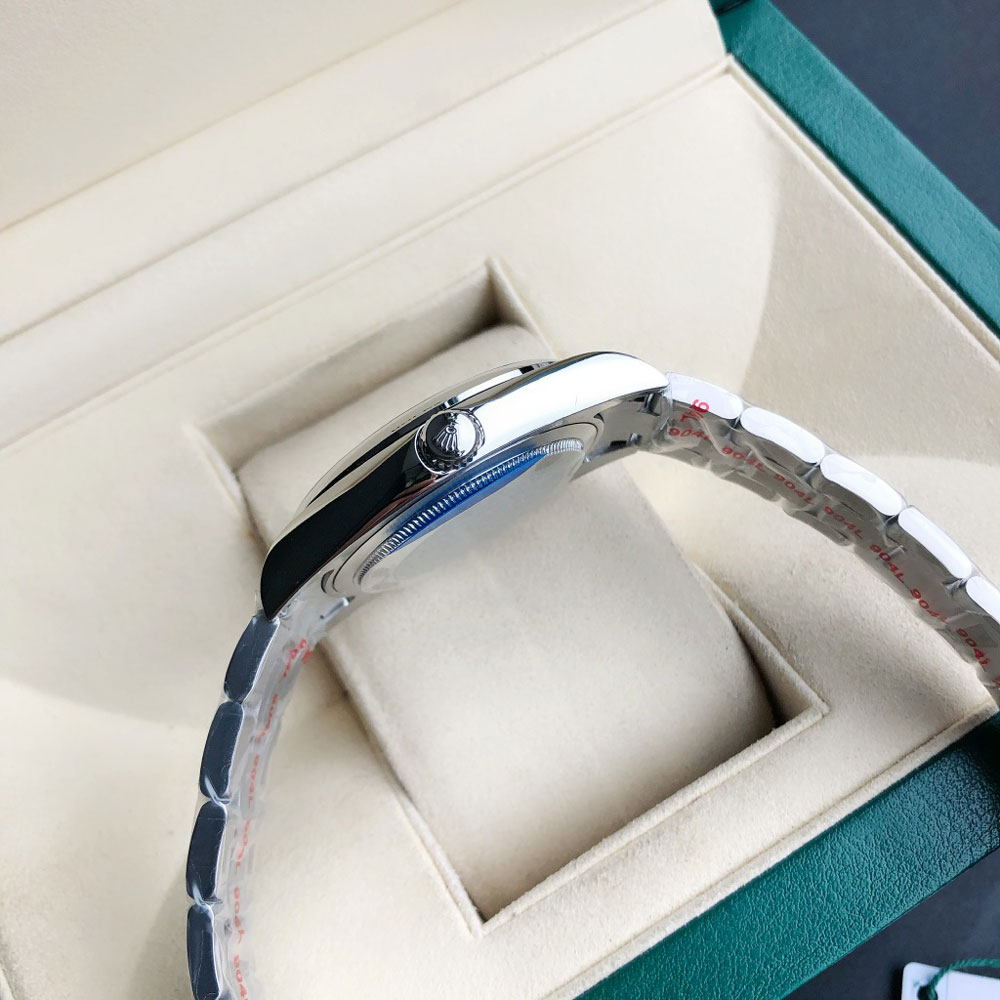 Rolex Oyster Perpetual 41mm m124300-0003 Watch: Image 3