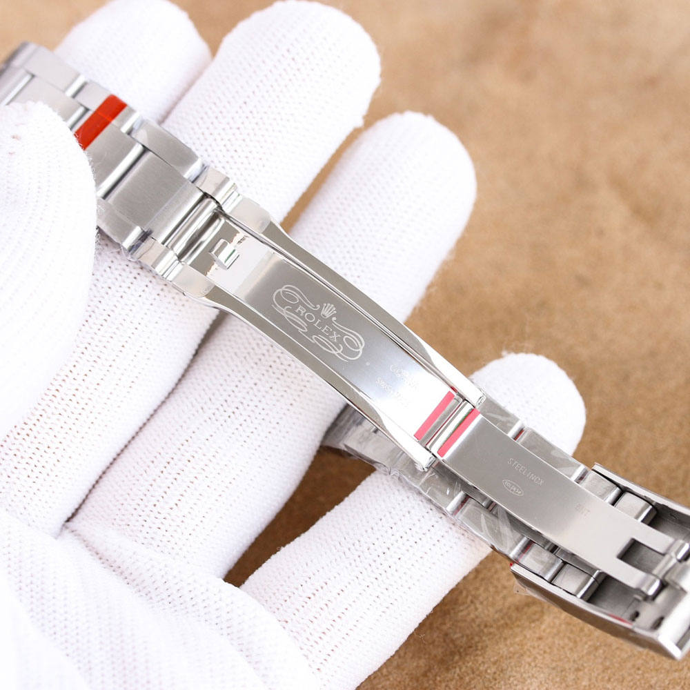 Rolex Oyster Perpetual 41mm m124300-0004 Watch: Image 4