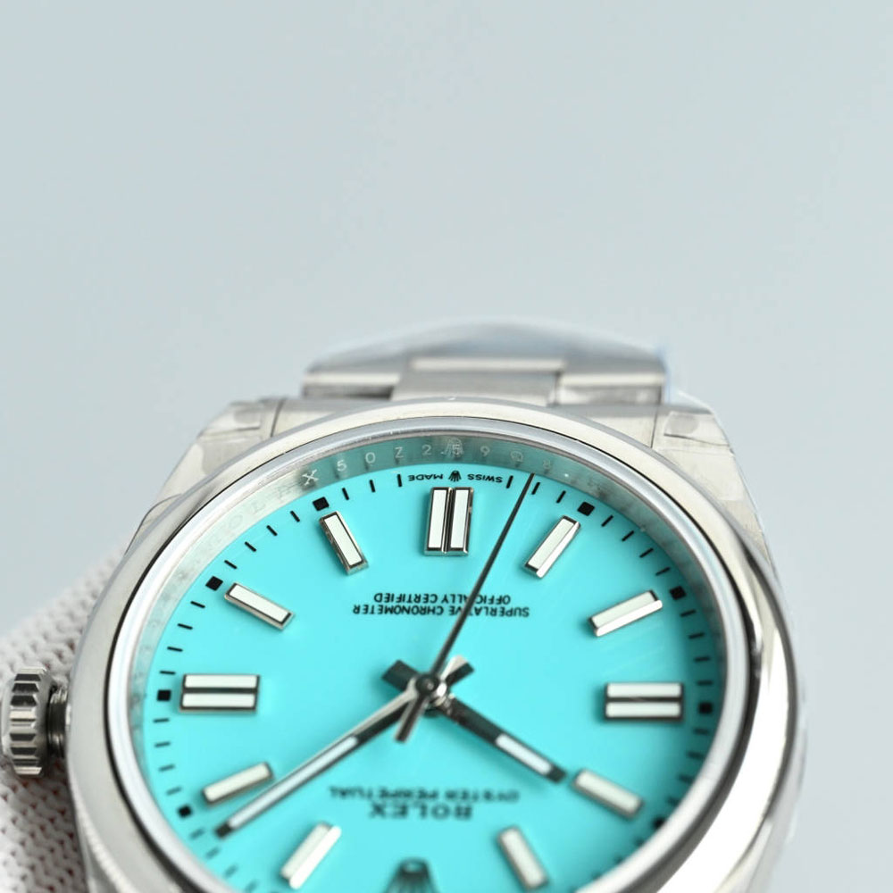 Rolex Oyster Perpetual 41mm m124300-0006 Watch: Image 2