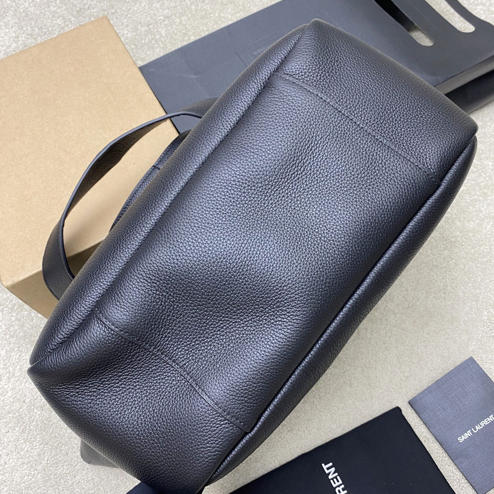 YSL Le 5 A 7 Bea In Grained Leather in Black 763435 AAEQC 1000: Image 4