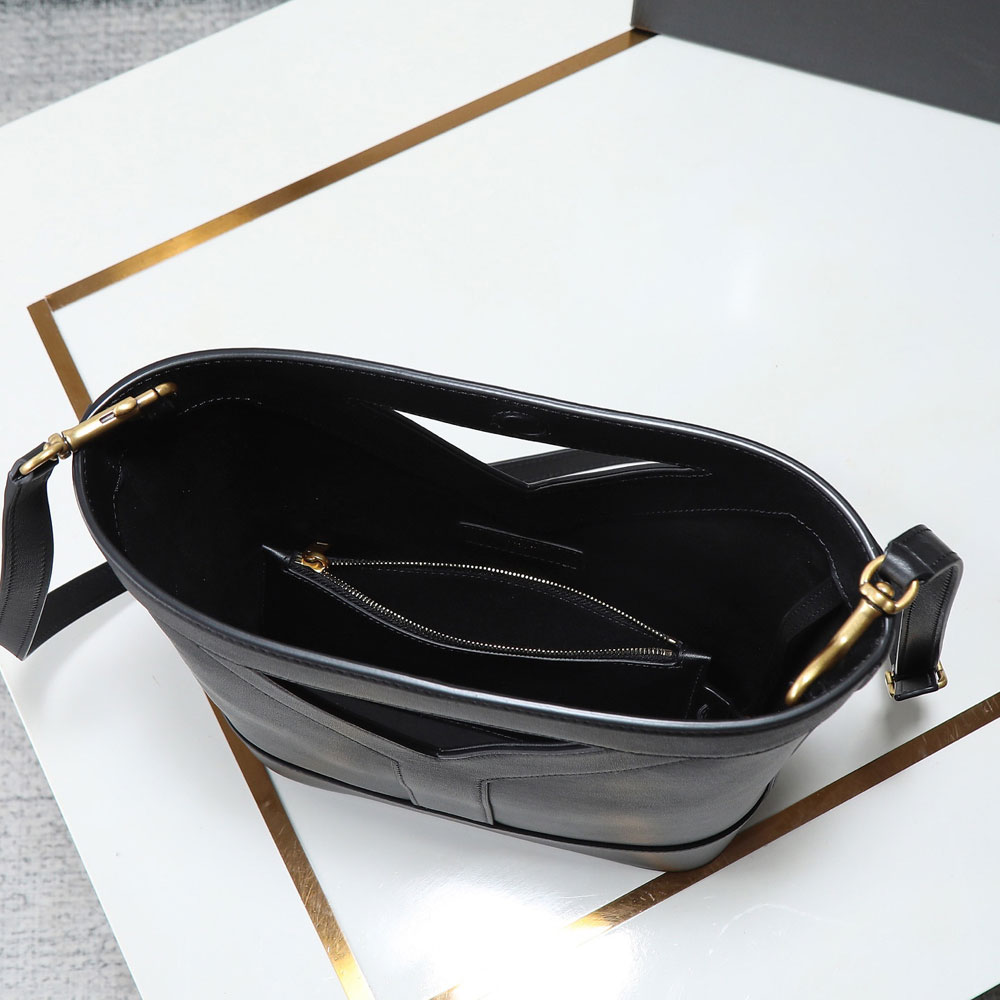 YSL Y Small Bucket In Leather in Black 808224 AAEB3 1000: Image 4
