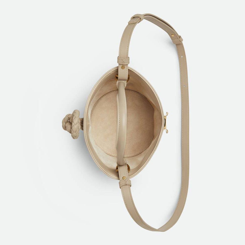 Bottega Veneta Small Liberta Bucket in Ecru 815244 V4SJ1 9614: Image 2