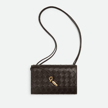 Bottega Veneta Andiamo Pouch in Fondant 836940 VCPP2 2190